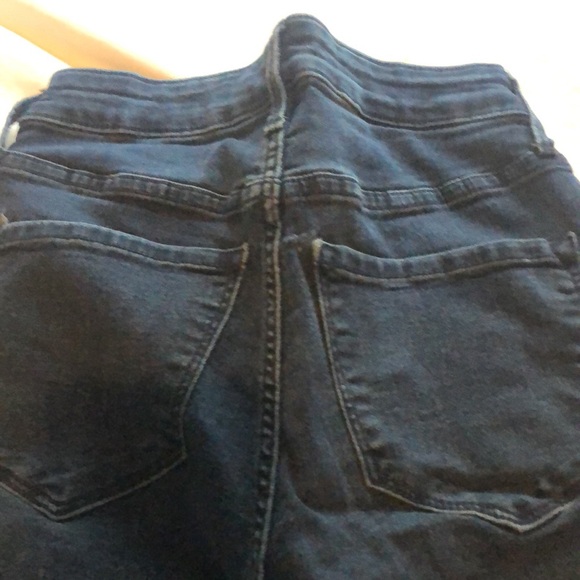 Old navy women’s jean - Picture 7 of 9